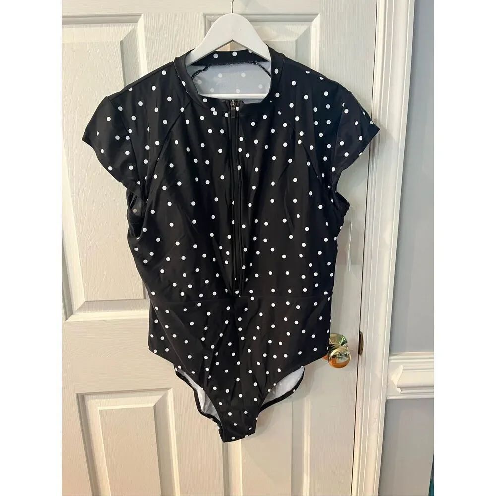 Meet Curve Black & White Polka Dot Short Sleeve Zip Up Swimsuit sz 3X NWT